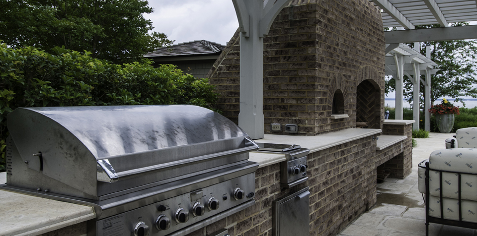Grow Entertaining Space & Home Value with a Custom Outdoor Kitchen